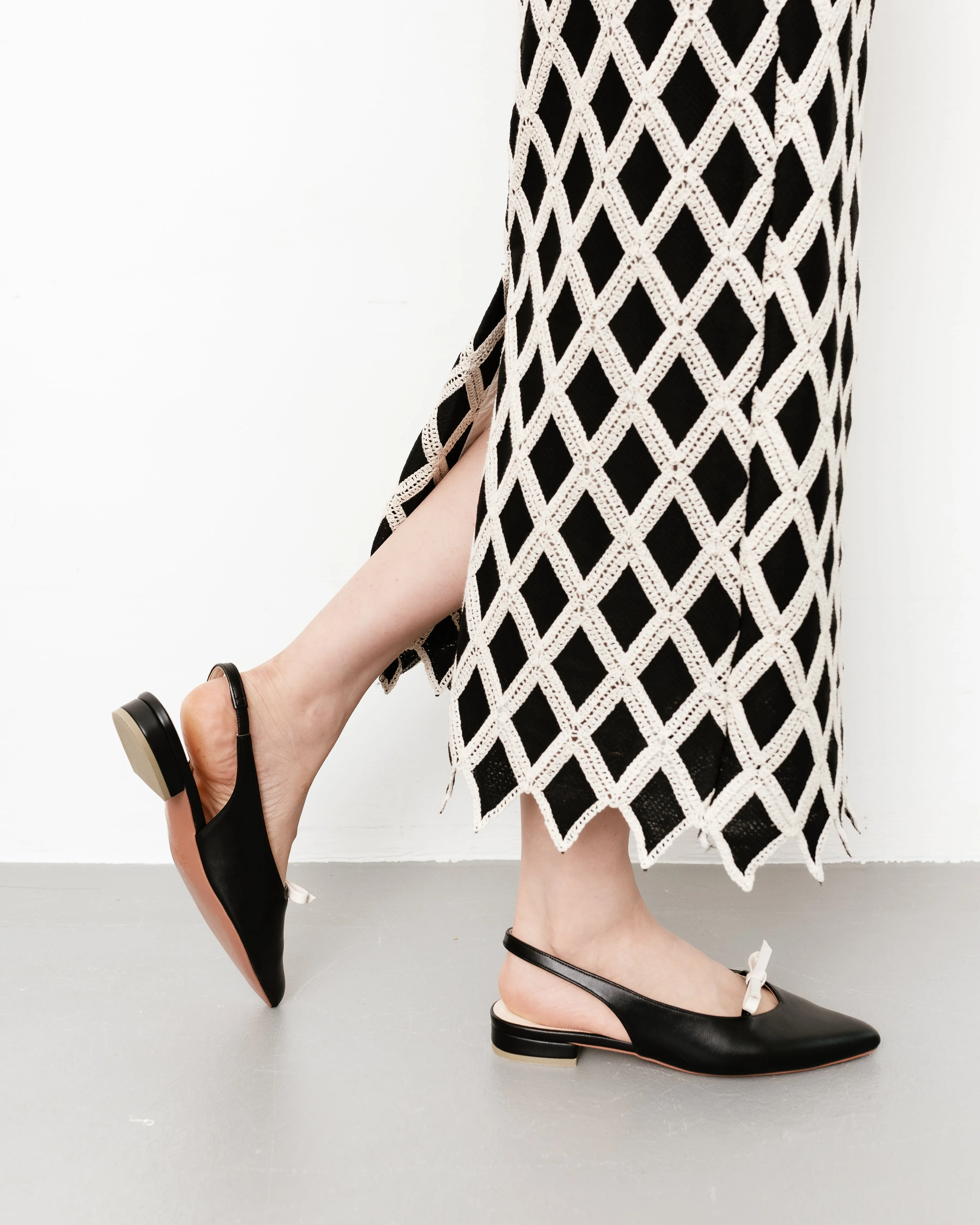 Shae Ribbon Pointy Flat Mules (Black)